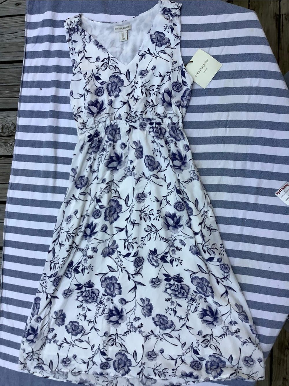 NWT Cynthia Rowley dress white blue floral pattern smocked waistband.S